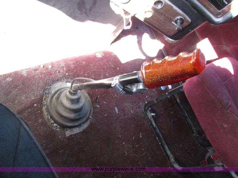 image for item I8867 1994 Freightliner FLD semi truck