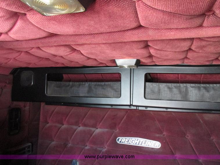 image for item I8867 1994 Freightliner FLD semi truck