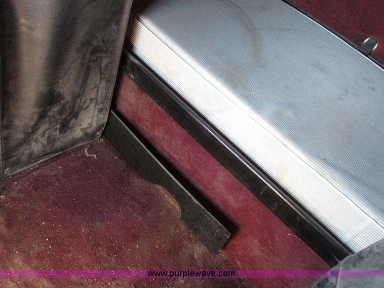 image for item I8867 1994 Freightliner FLD semi truck