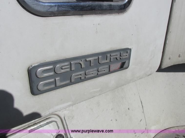 image for item I8868 2000 Freightliner Century Class semi truck