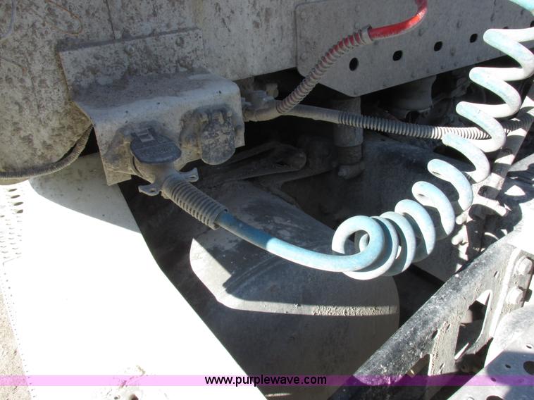 image for item I8868 2000 Freightliner Century Class semi truck