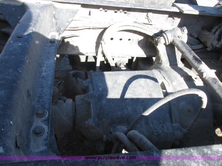 image for item I8868 2000 Freightliner Century Class semi truck