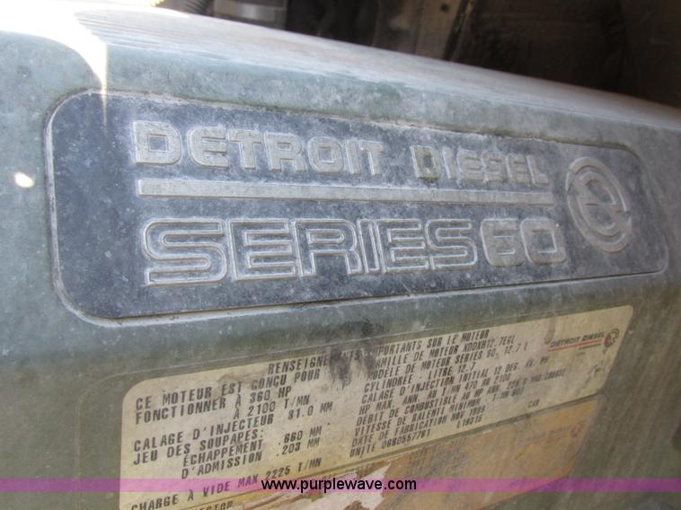 image for item I8868 2000 Freightliner Century Class semi truck