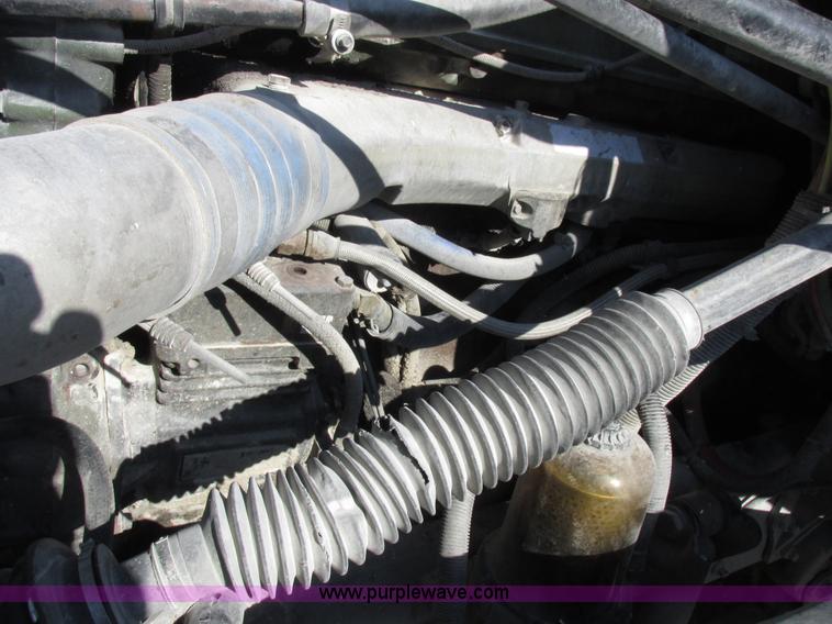 image for item I8868 2000 Freightliner Century Class semi truck