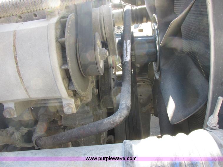 image for item I8868 2000 Freightliner Century Class semi truck