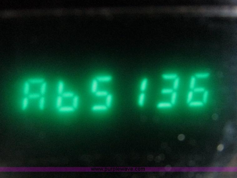 image for item I8868 2000 Freightliner Century Class semi truck