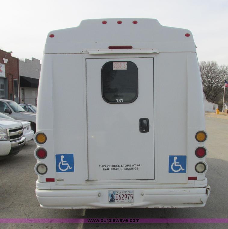 image for item J2355 2006 Ford Vaterra bus