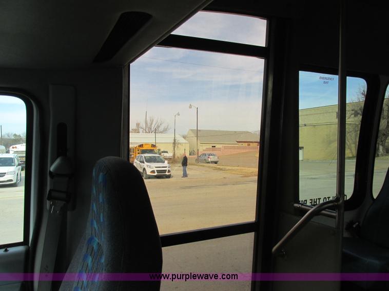image for item J2355 2006 Ford Vaterra bus