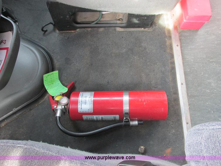 image for item J2355 2006 Ford Vaterra bus