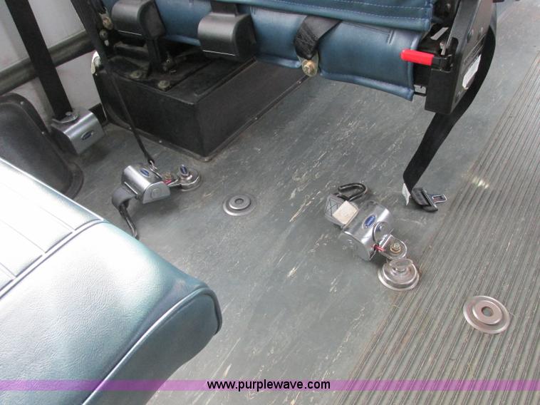 image for item J2355 2006 Ford Vaterra bus