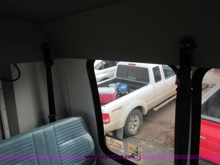 image for item J2355 2006 Ford Vaterra bus