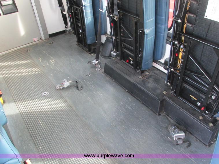 image for item J2355 2006 Ford Vaterra bus