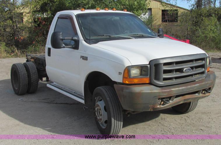 image for item J2379 1999 Ford F450 Super Duty cab and chassis