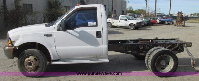 image for item J2379 1999 Ford F450 Super Duty cab and chassis