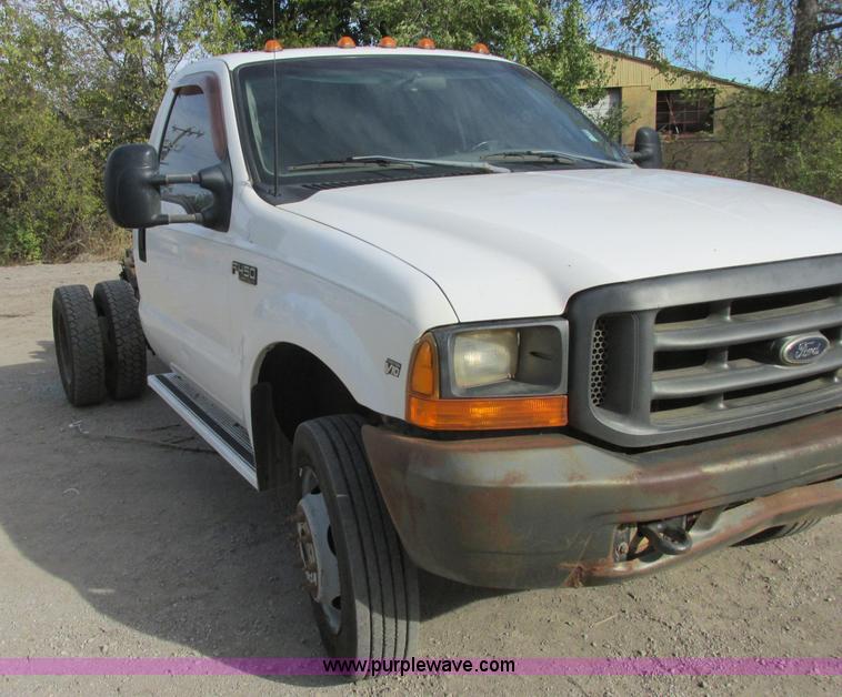 image for item J2379 1999 Ford F450 Super Duty cab and chassis