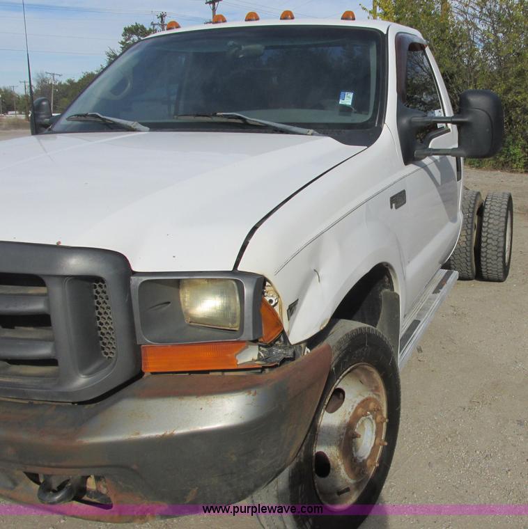 image for item J2379 1999 Ford F450 Super Duty cab and chassis