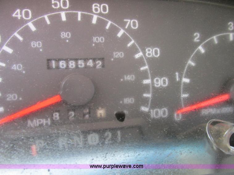 image for item J2379 1999 Ford F450 Super Duty cab and chassis