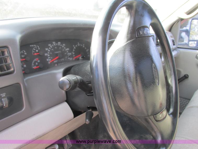 image for item J2379 1999 Ford F450 Super Duty cab and chassis