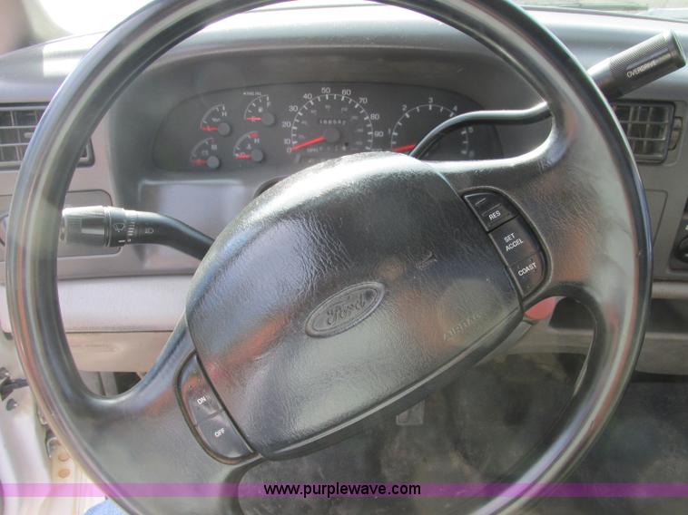 image for item J2379 1999 Ford F450 Super Duty cab and chassis