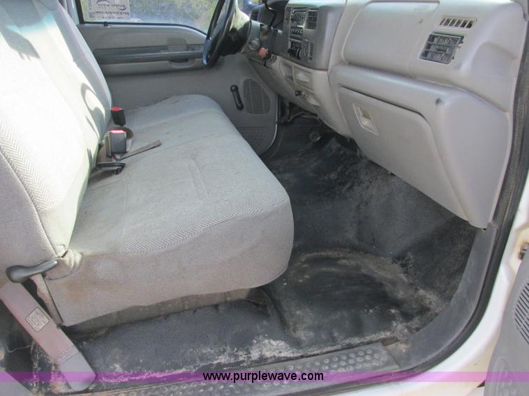 image for item J2379 1999 Ford F450 Super Duty cab and chassis