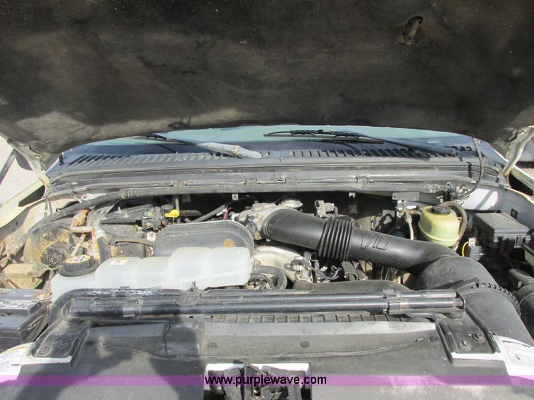 image for item J2379 1999 Ford F450 Super Duty cab and chassis