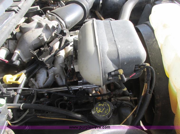 image for item J2379 1999 Ford F450 Super Duty cab and chassis