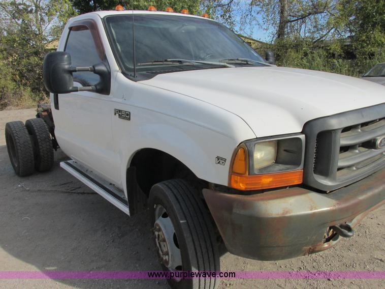 image for item J2379 1999 Ford F450 Super Duty cab and chassis