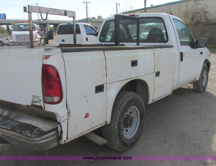 image for item J2381 2000 Ford F250 service truck