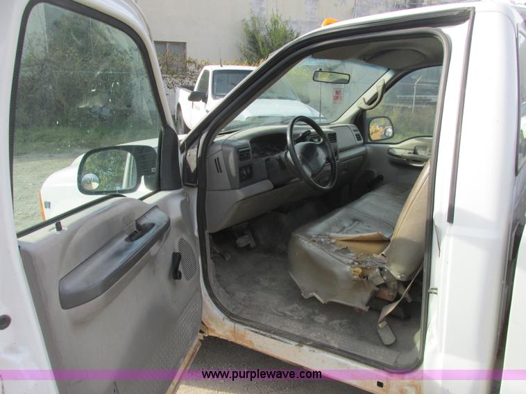 image for item J2381 2000 Ford F250 service truck