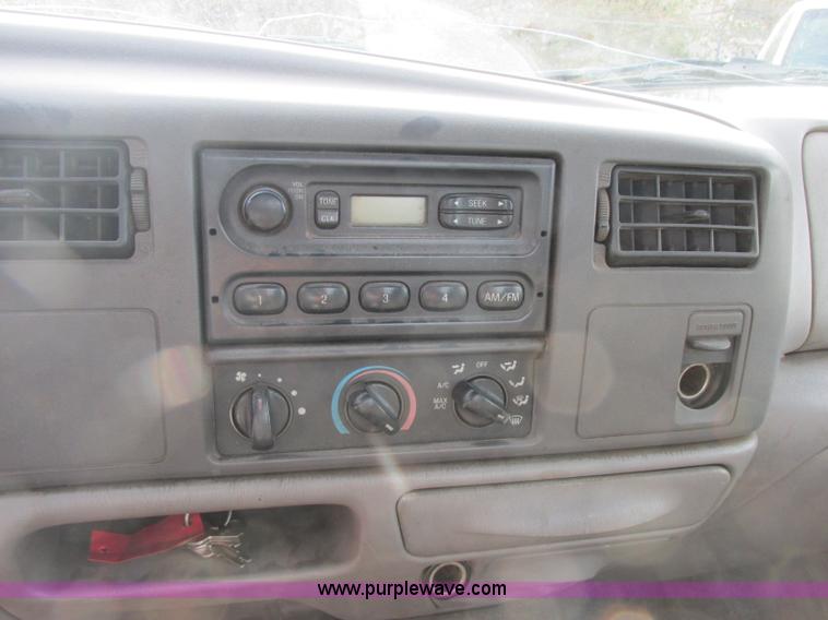 image for item J2381 2000 Ford F250 service truck