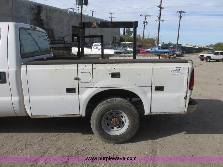 image for item J2381 2000 Ford F250 service truck