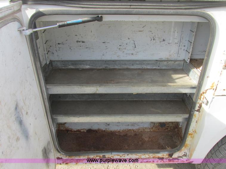 image for item J2381 2000 Ford F250 service truck