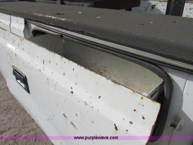 image for item J2381 2000 Ford F250 service truck