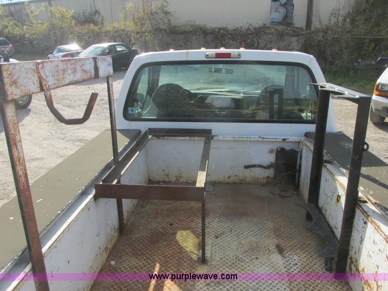 image for item J2381 2000 Ford F250 service truck