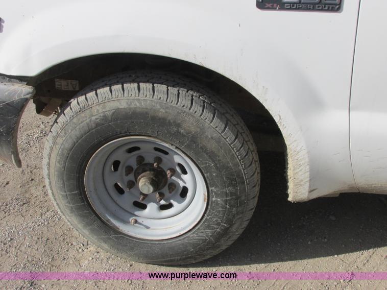 image for item J2381 2000 Ford F250 service truck