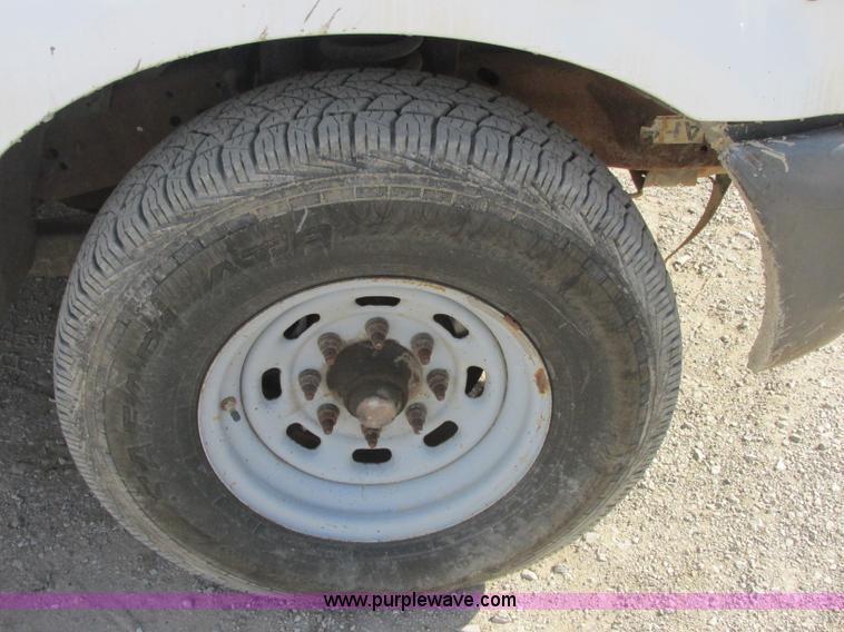 image for item J2381 2000 Ford F250 service truck