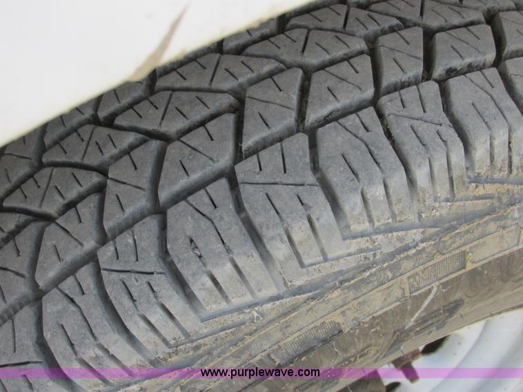 image for item J2381 2000 Ford F250 service truck