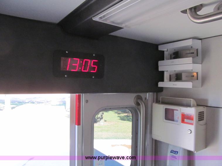 image for item J3355 2008 Ford E450 Super Duty ambulance