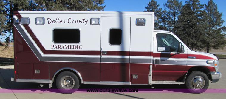 image for item J3356 2008 Ford E450 Super Duty ambulance