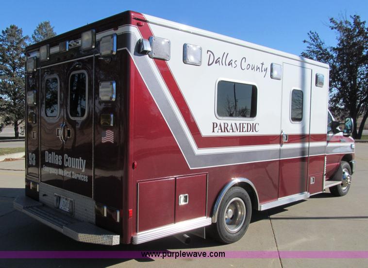 image for item J3356 2008 Ford E450 Super Duty ambulance