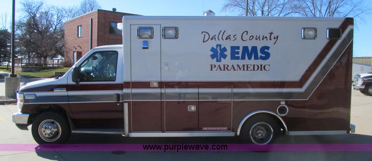 image for item J3356 2008 Ford E450 Super Duty ambulance