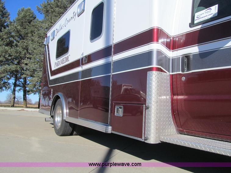 image for item J3356 2008 Ford E450 Super Duty ambulance