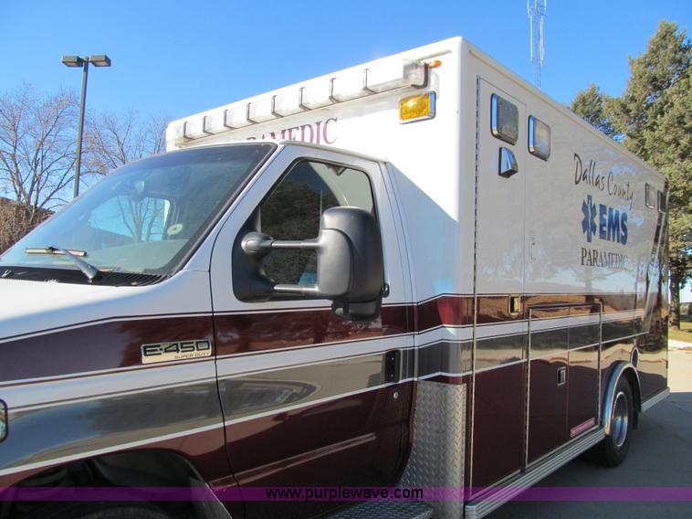 image for item J3356 2008 Ford E450 Super Duty ambulance