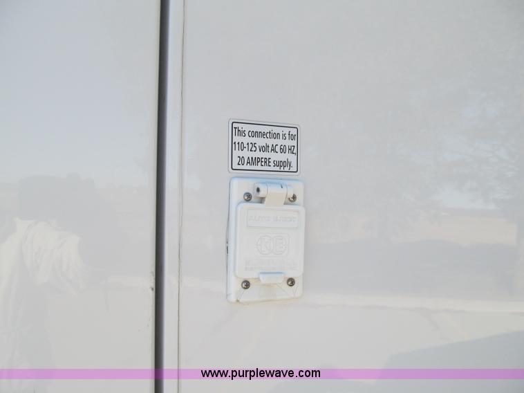 image for item J3356 2008 Ford E450 Super Duty ambulance