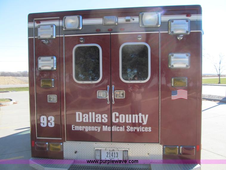 image for item J3356 2008 Ford E450 Super Duty ambulance