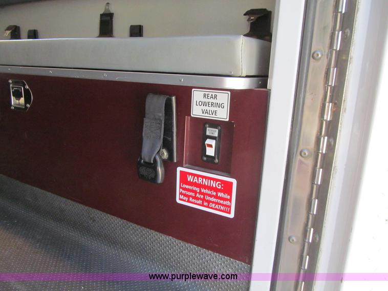 image for item J3356 2008 Ford E450 Super Duty ambulance