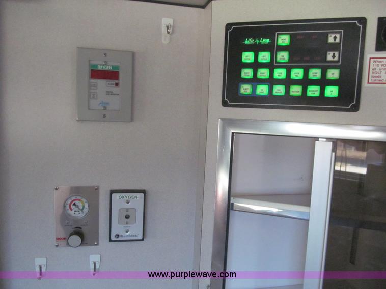 image for item J3356 2008 Ford E450 Super Duty ambulance