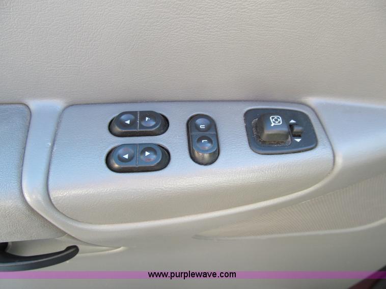 image for item J3356 2008 Ford E450 Super Duty ambulance