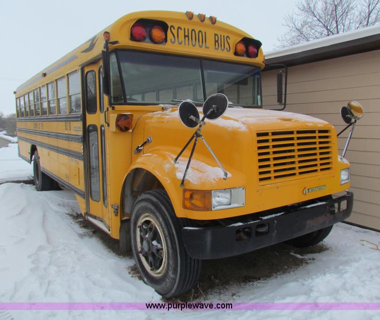 image for item AJ9463 1992 International 3800 school bus
