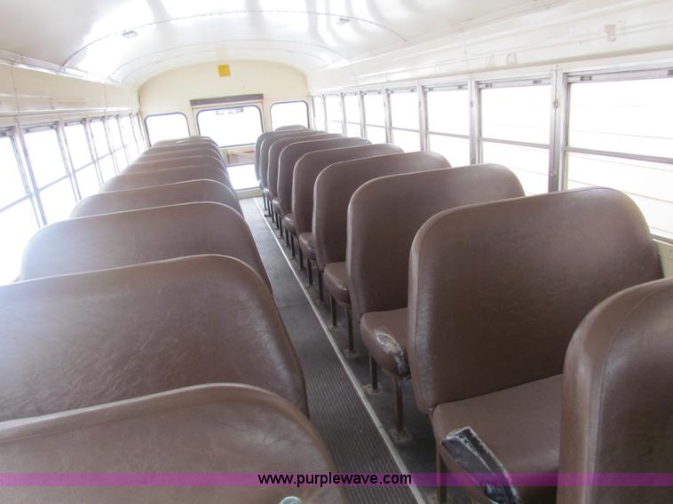 image for item AJ9463 1992 International 3800 school bus